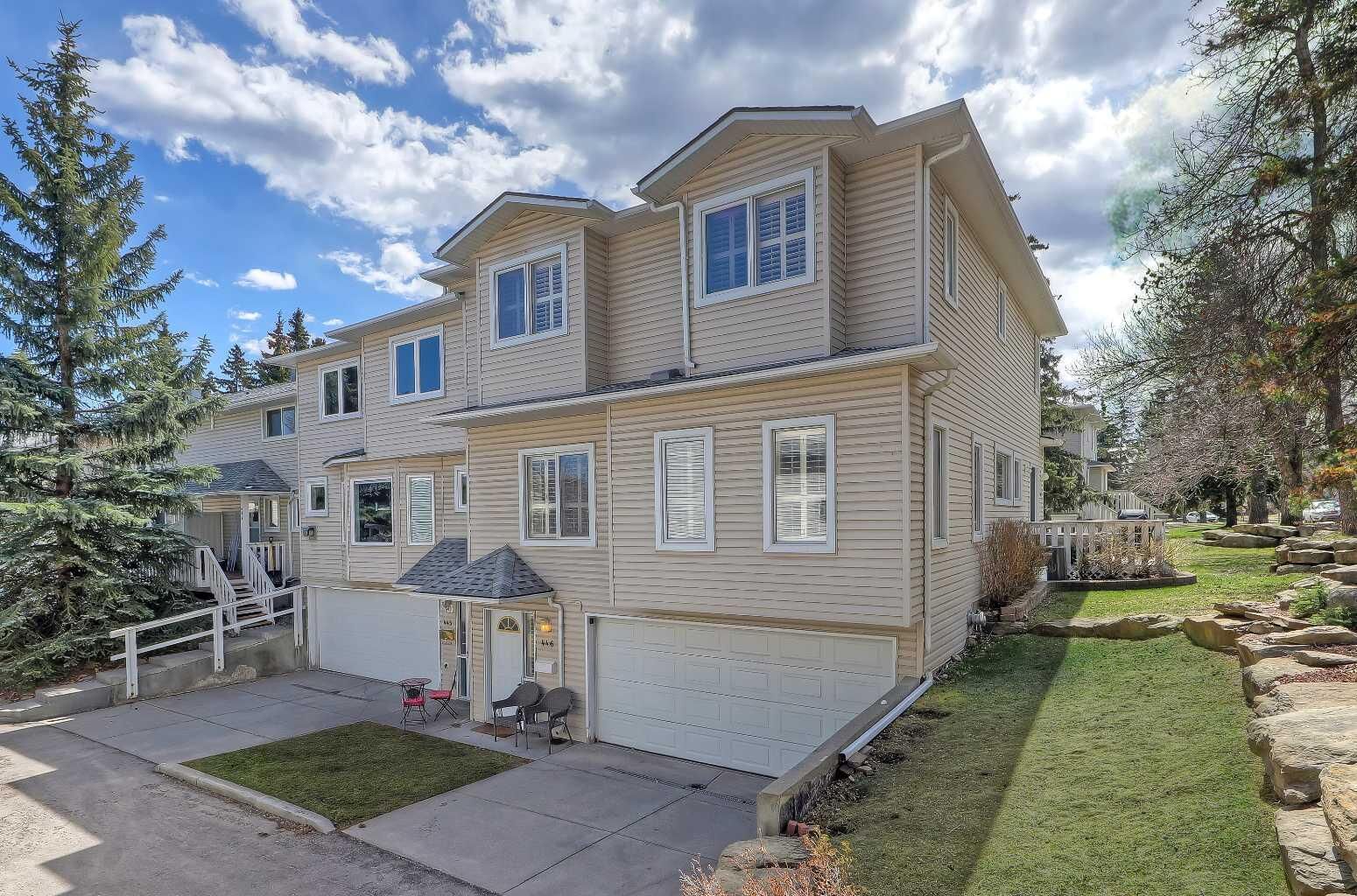Property Photo:  446 Killarney Glen Court SW  AB T3E 7H4 
