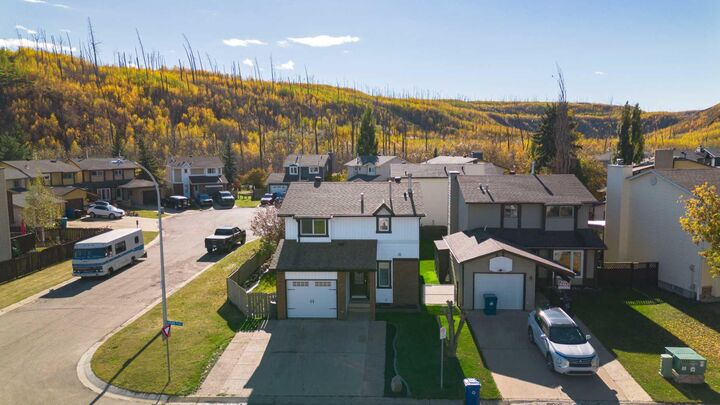 Property Photo:  102 Goodwin Place  AB T9J 1K1 