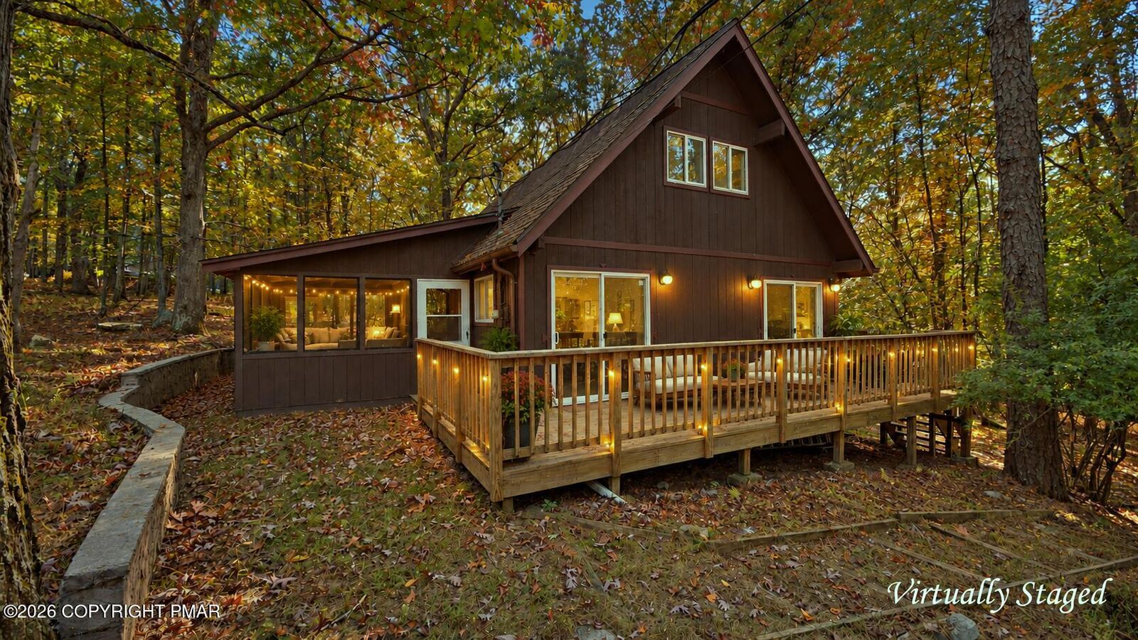 Property Photo:  1095 Deer Run E  PA 18324 