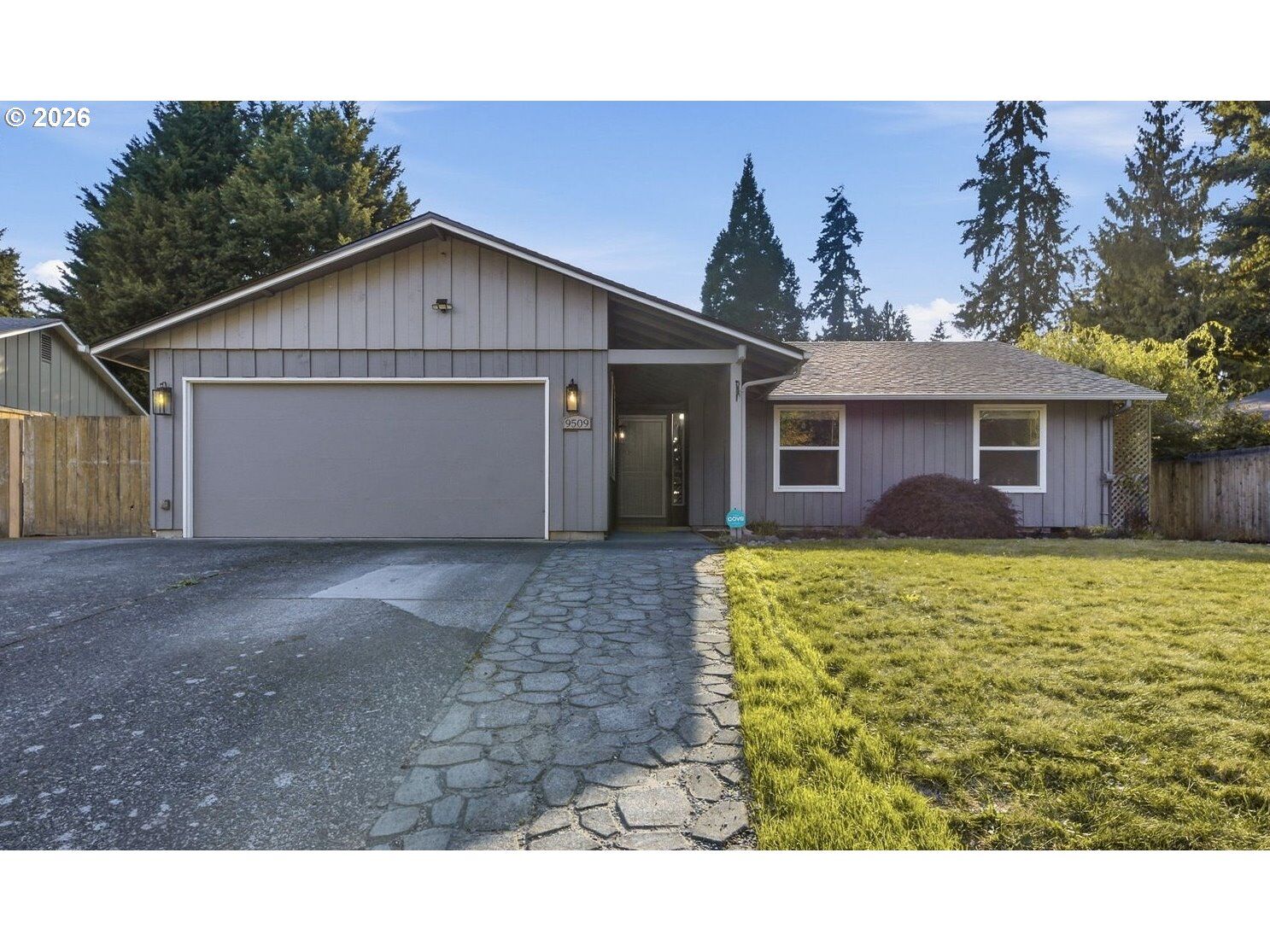 Property Photo:  9509 NE Ferngrove St  WA 98664 