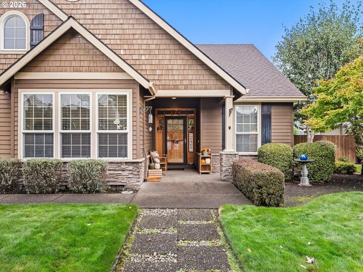 Property Photo:  1382 NE 16th Ave  OR 97013 
