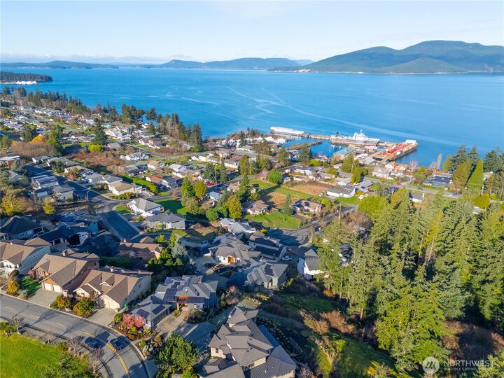 Property Photo:  2712 B  17th Street  WA 98221 