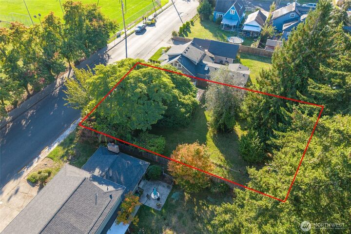 Property Photo:  615  5th Avenue SW  WA 98371 