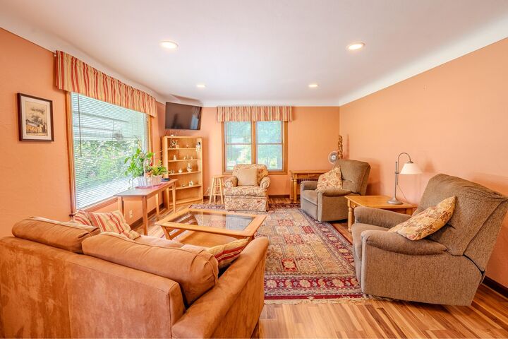 Property Photo:  984 Fairview Street  IL 61039 