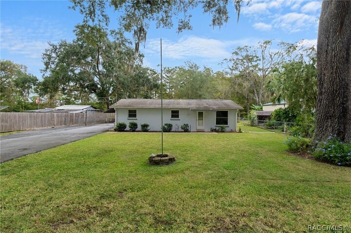 Property Photo: 5581 S Perch Drive FL 34436