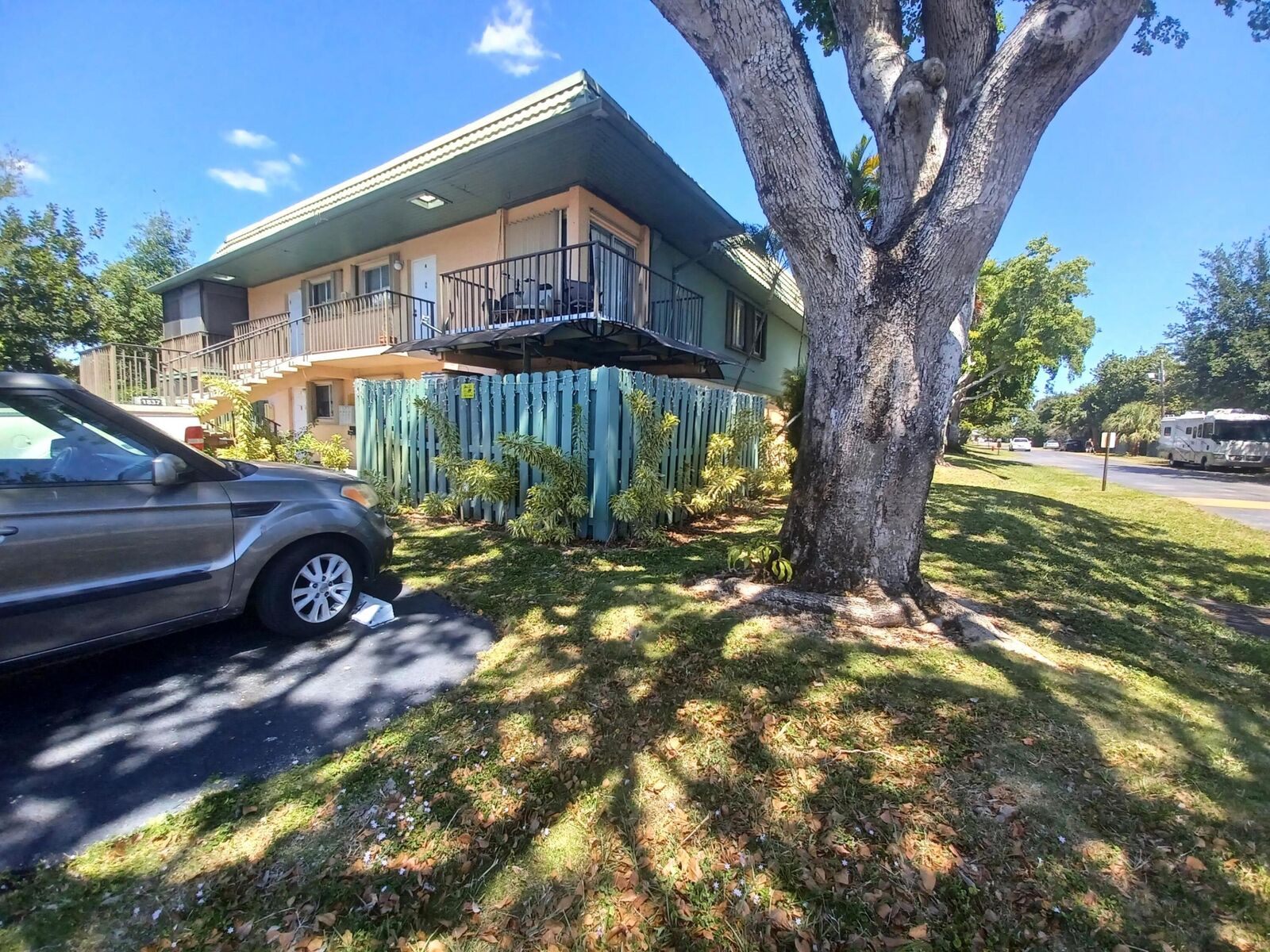 Property Photo:  1837 Fairview Villas Drive 2  FL 33406 
