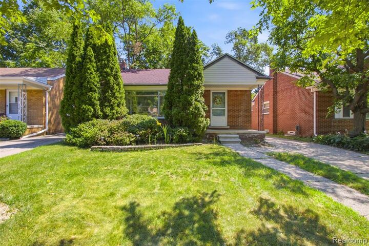 Property Photo:  9546 Hazelton Avenue  MI 48239 