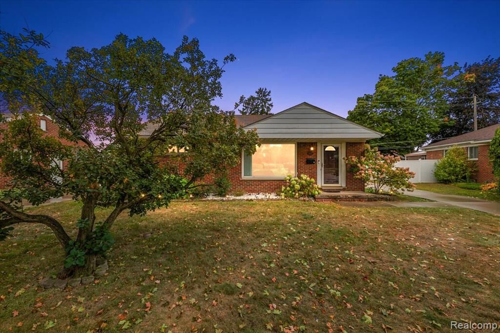 Property Photo:  8641 Whitefield Street  MI 48127 