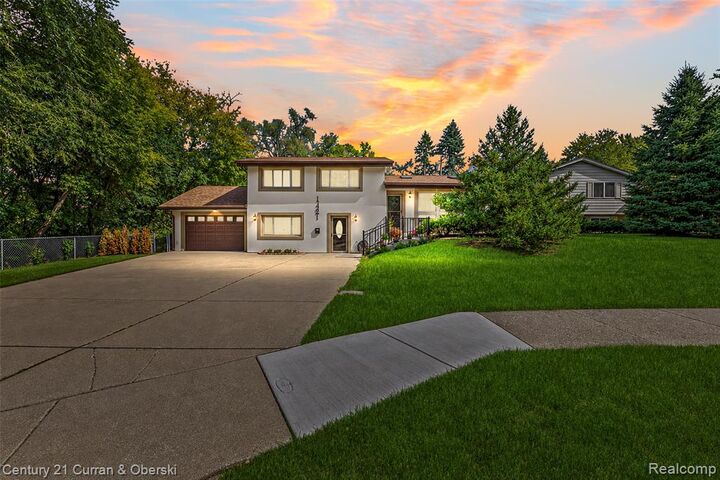 Property Photo: 17361 W Outer Drive MI 48127