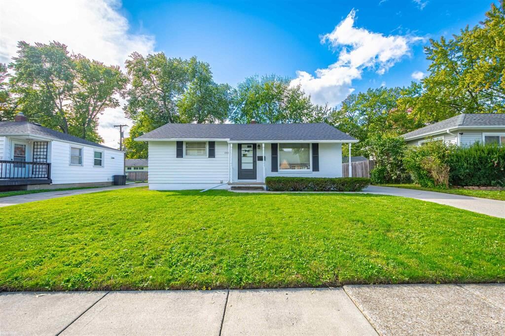 Property Photo:  1009 16th Street  MI 48060 