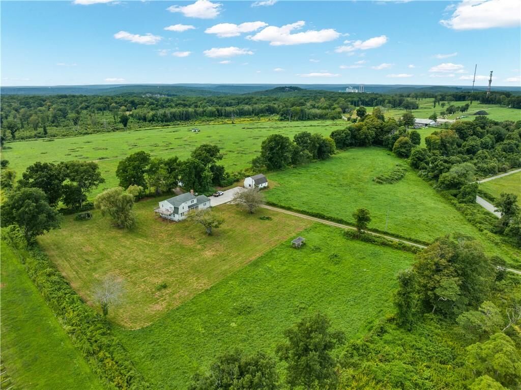 Property Photo:  91 Wintechog Hill Road  CT 06359 
