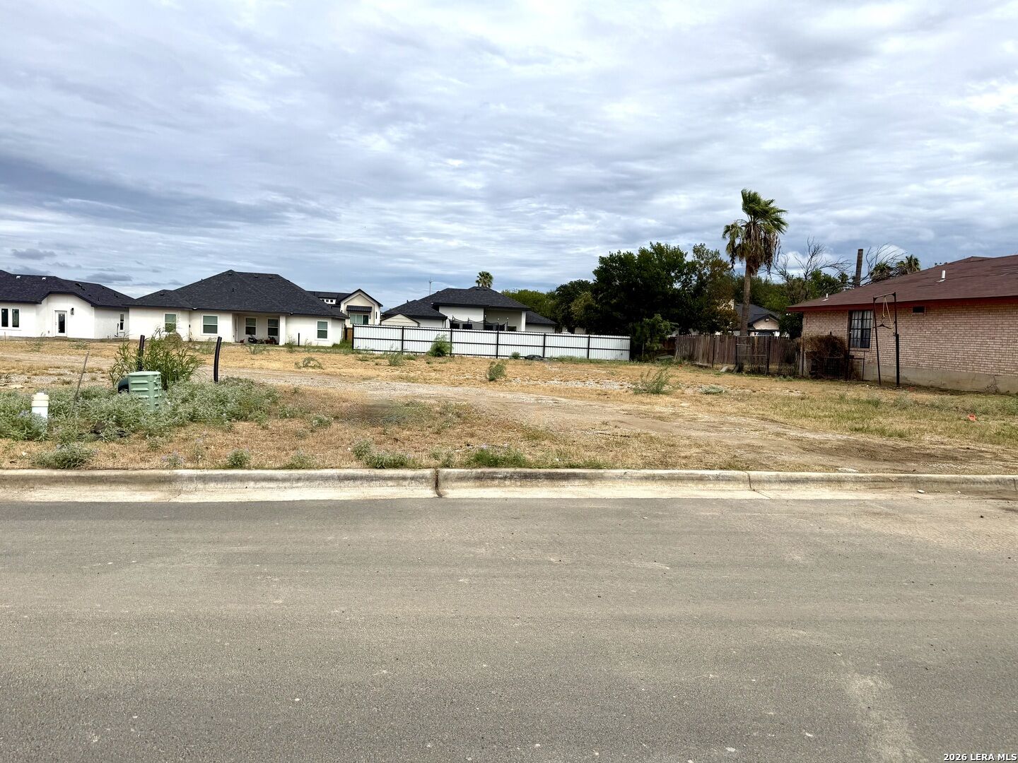 Property Photo:  749 Encinal Dr  TX 78852 