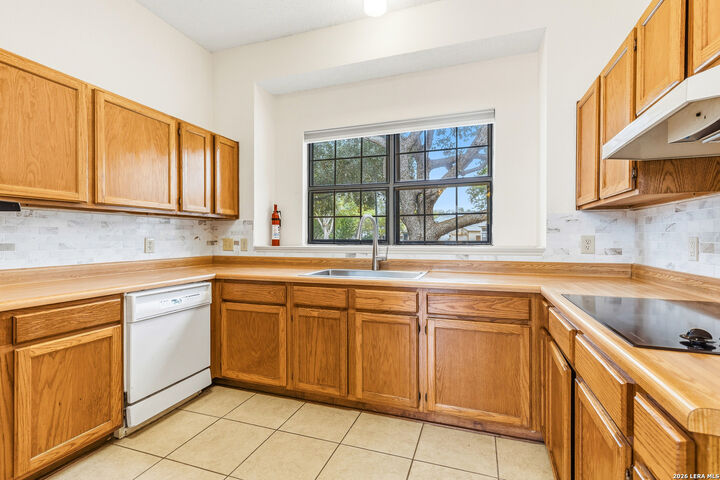 Property Photo: 13007 Beacon Park Dr TX 78249