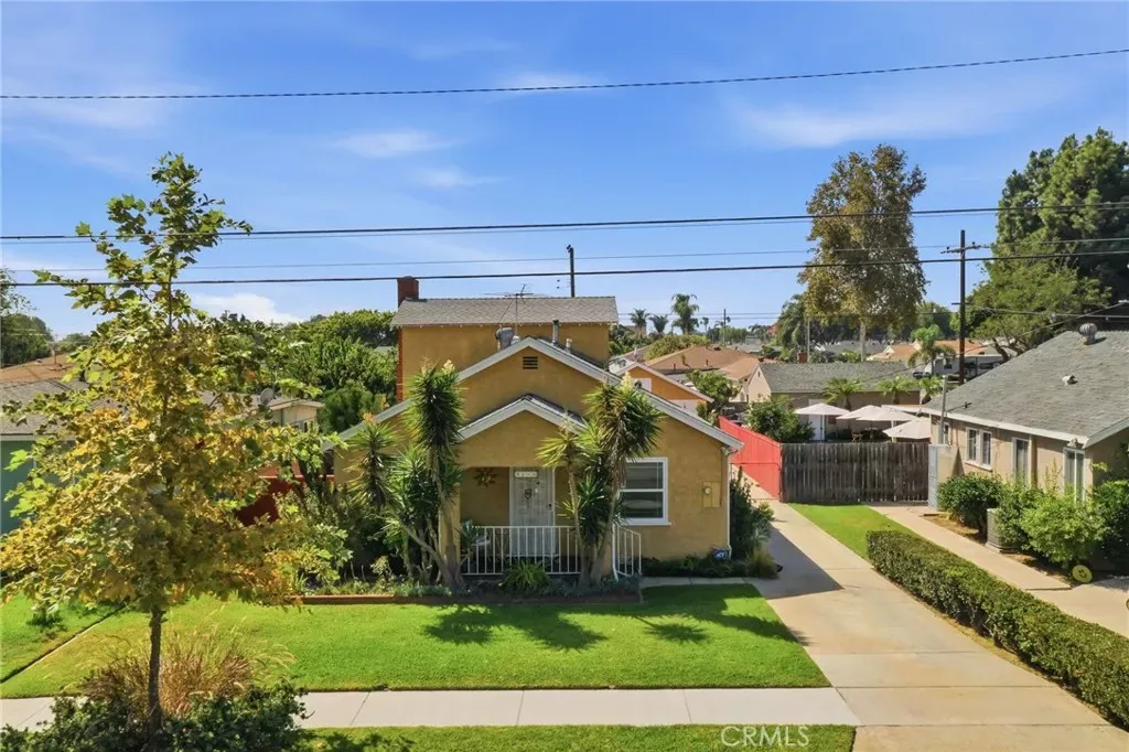Property Photo:  9606 Maplewood  CA 90706 