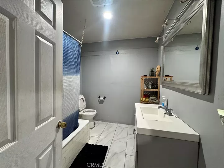 Property Photo:  806 N Oxford  CA 90029 