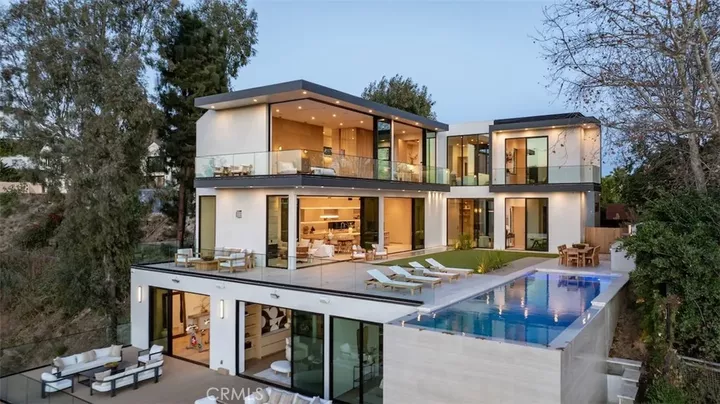 Property Photo:  1149 Linda Flora Drive  CA 90049 