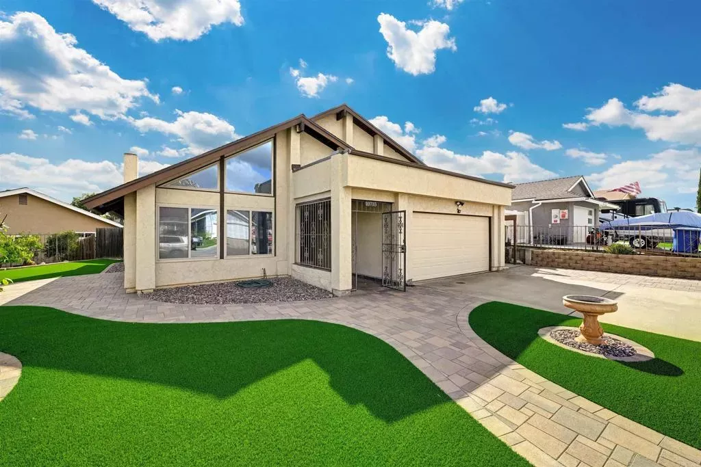 Property Photo:  10735 Valor Place  CA 92071 