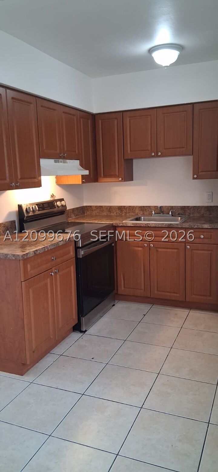 Property Photo:  2332 Fillmore St 1  FL 33020 