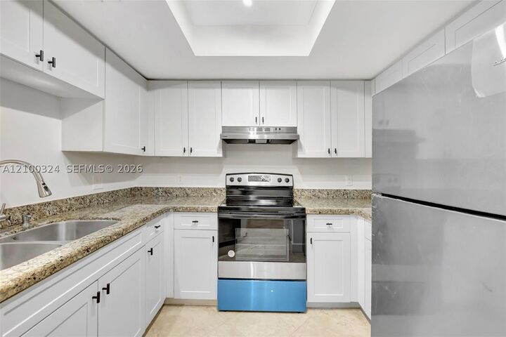 Property Photo: 2009 SE 10th Ave 302 FL 33316