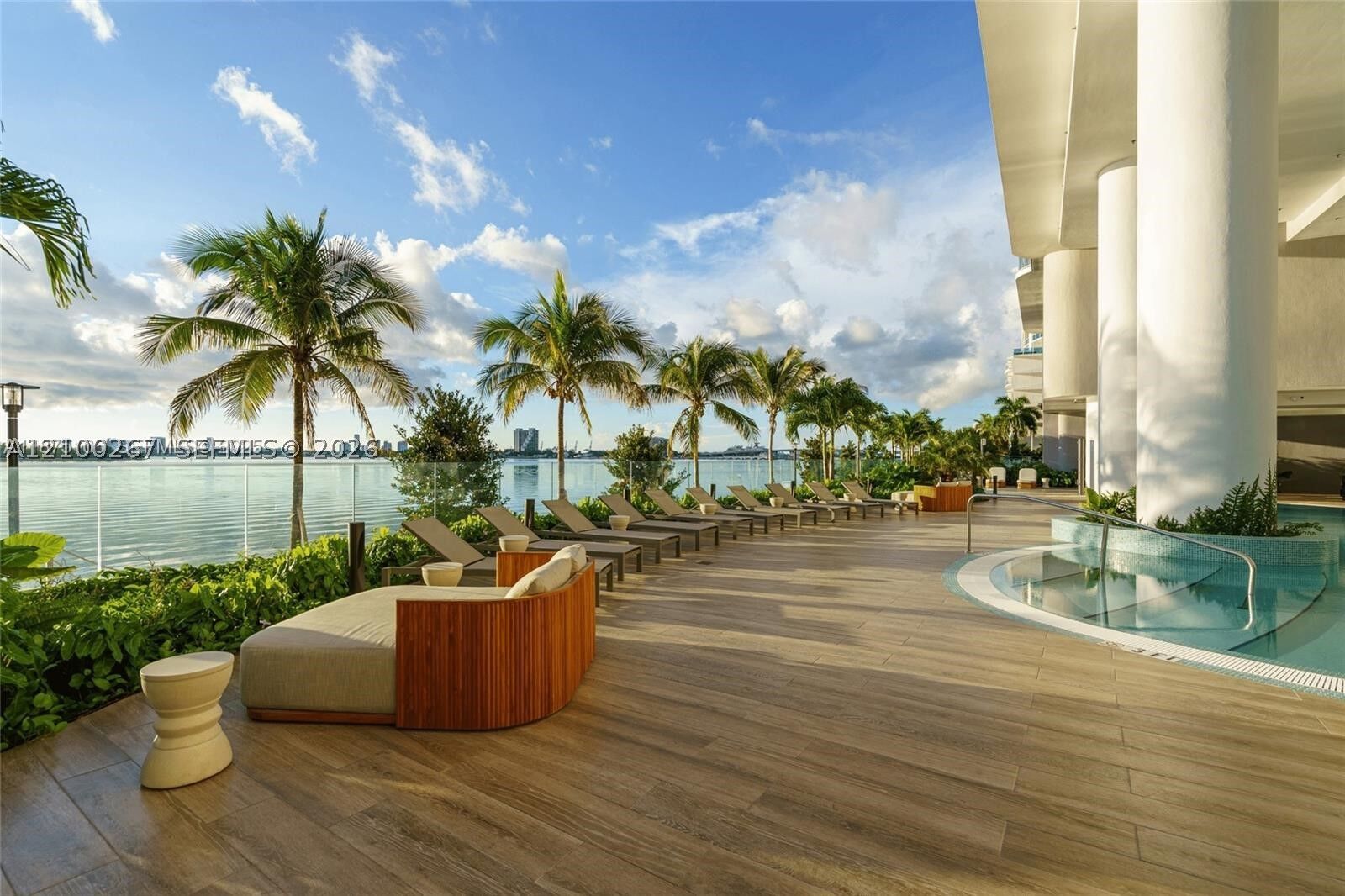 Property Photo:  700 NE 24th St 1803  FL 33137 