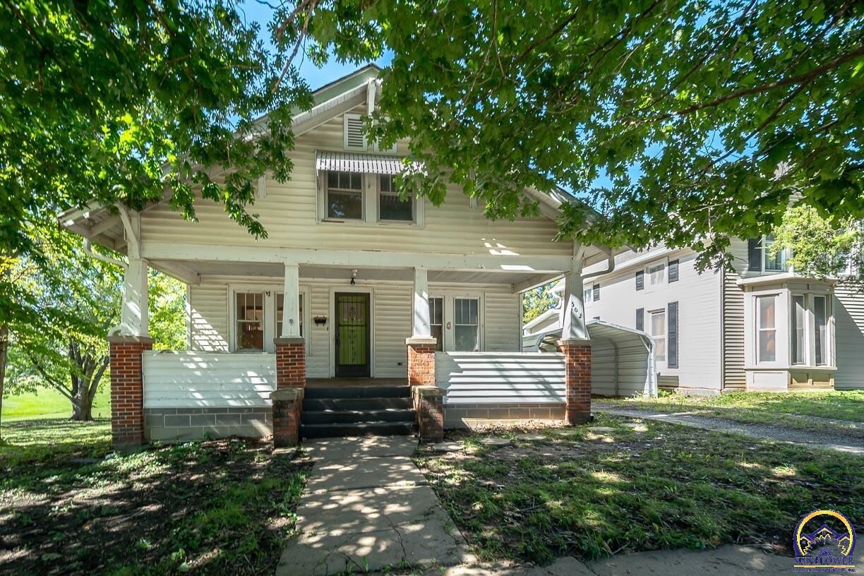 Property Photo:  502 Sycamore St  KS 66088 
