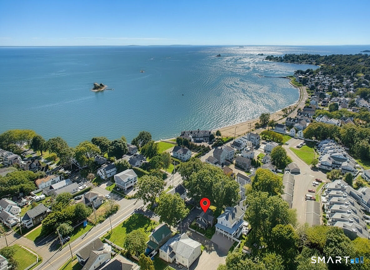 Property Photo:  132 Limewood Avenue  CT 06405 