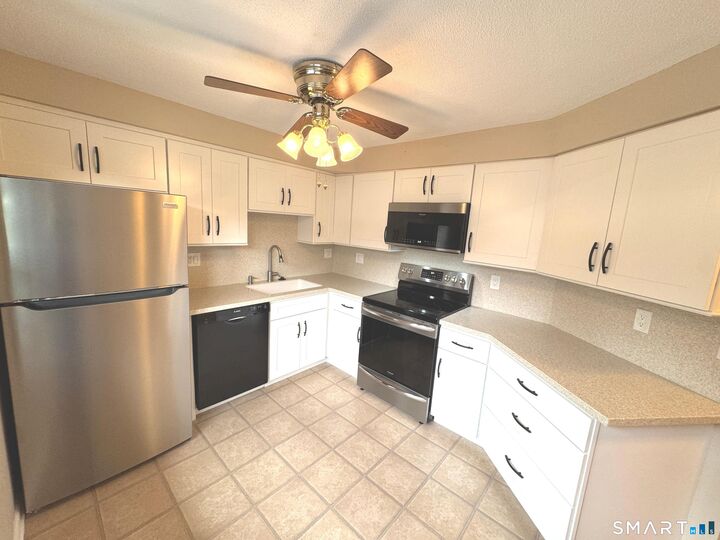 Property Photo:  92 Metacomet Drive  CT 06450 