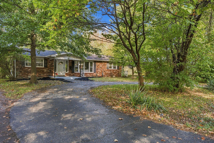Property Photo: 617 N Elmwood Avenue MO 65802