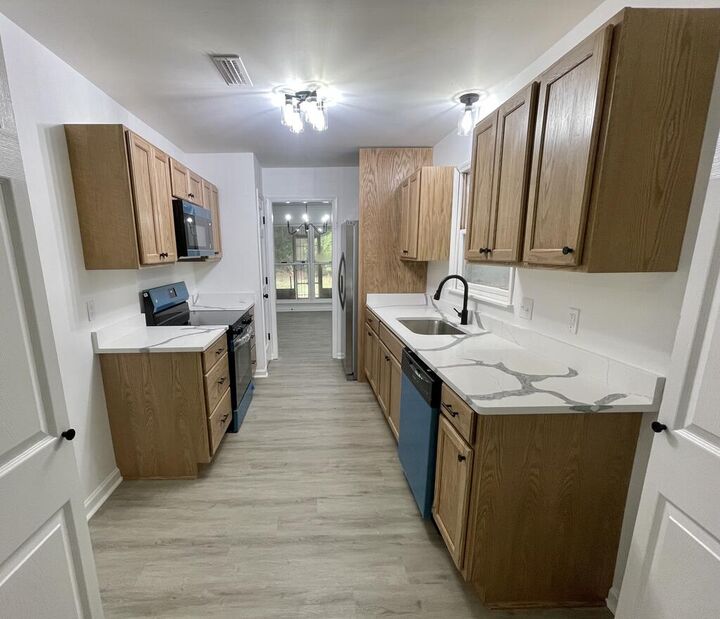 Property Photo:  122 Emerald Lake  AL 36303 