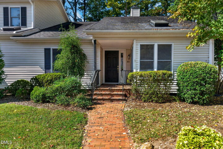 Property Photo:  401 Lyndfield Close  NC 27312 