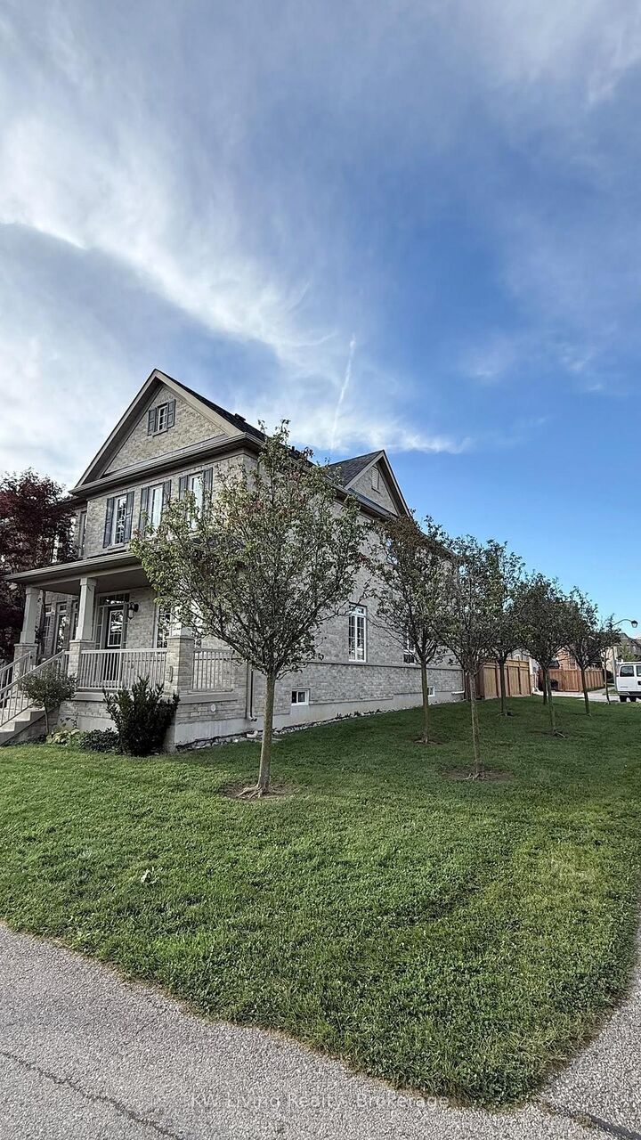 Property Photo:  39 Oakmoor Lane  ON L6B 0P1 