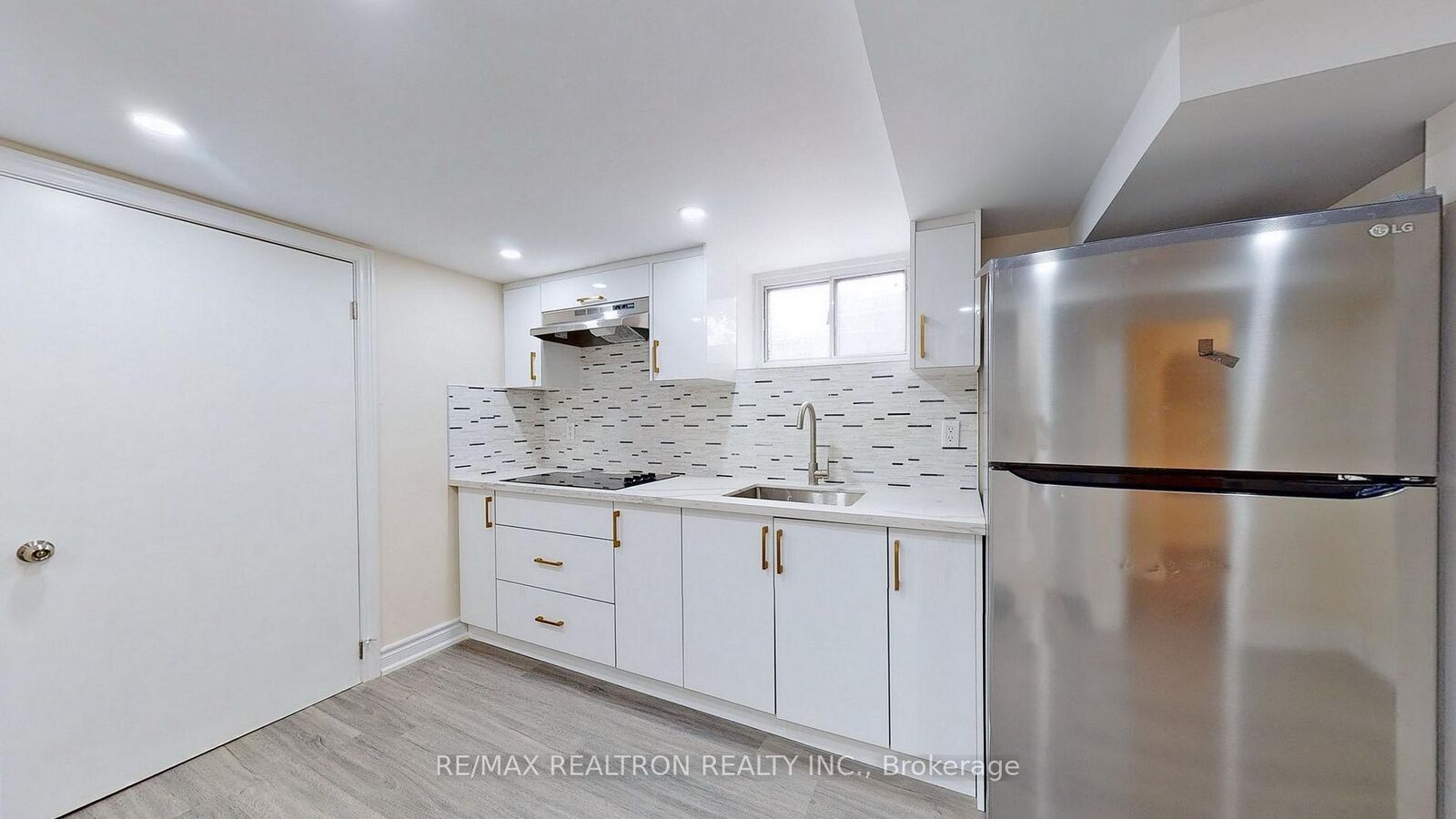 Property Photo:  265 Browndale Crescent 1bed Bsmnt  ON L4C 3H9 