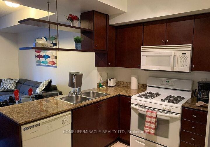 Property Photo:  35 Mariner Terrace 1105  ON M5V 3V9 