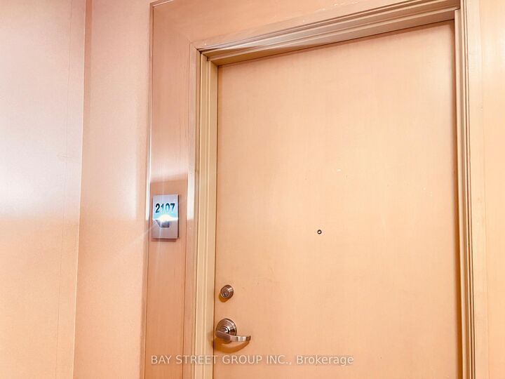 Property Photo:  60 Byng Avenue 2107  ON M2N 4K3 