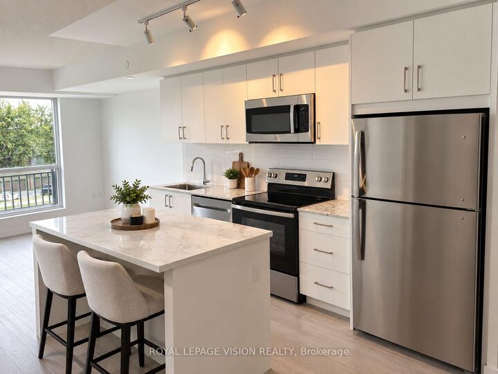 Property Photo:  4010 Eglinton Avenue W 329  ON M9A 0G5 