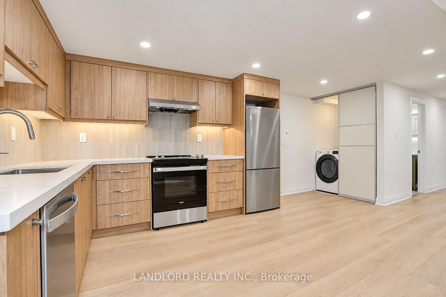 Property Photo:  92 Neville Park Boulevard 4  ON M4E 3P8 