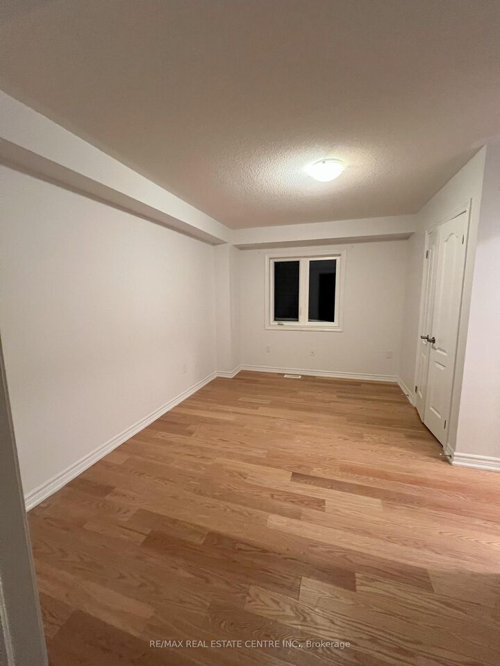Property Photo:  62 Hashmi Place  ON L6Y 6K1 