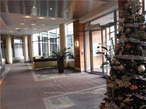 Property Photo:  230 Queens Quay N/A 527  ON M5J 2Y7 