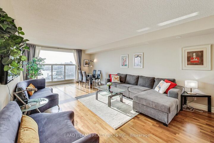 Property Photo:  99 Harbour Square 2911  ON M5J 2H2 