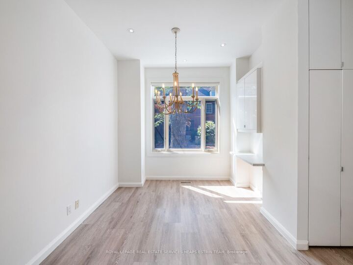 Property Photo:  60 Boswell Avenue  ON M5R 1M4 