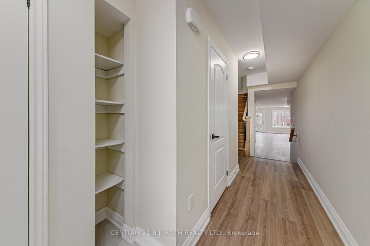 Property Photo:  98 Peel Street 6  ON L4M 3K7 