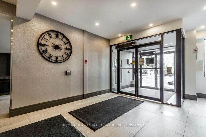 Property Photo:  1270 Maple Crossing Blvd Boulevard 502  ON L7S 2J3 