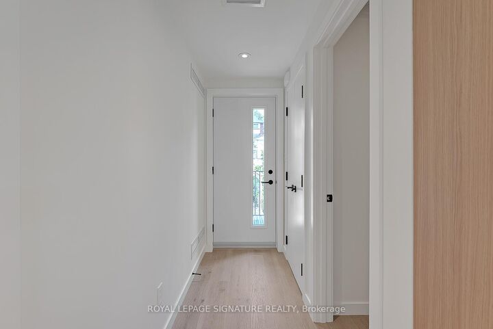Property Photo:  1254 Davenport Road 4  ON M6H 2G9 