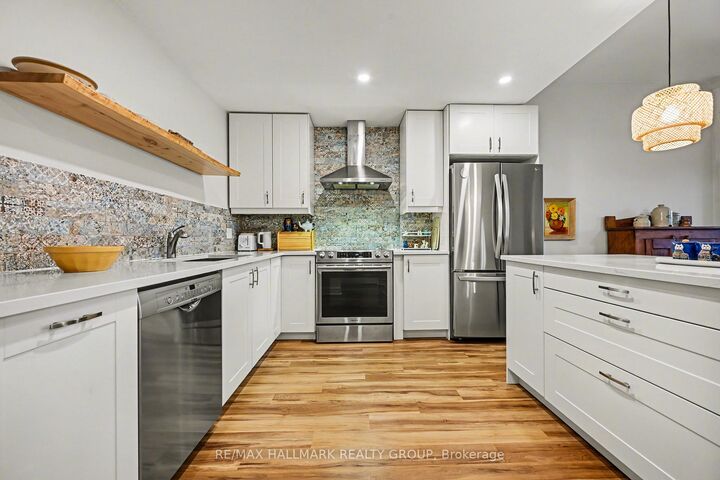 Property Photo:  1 Rosamond Street E 206  ON K0A 1A0 