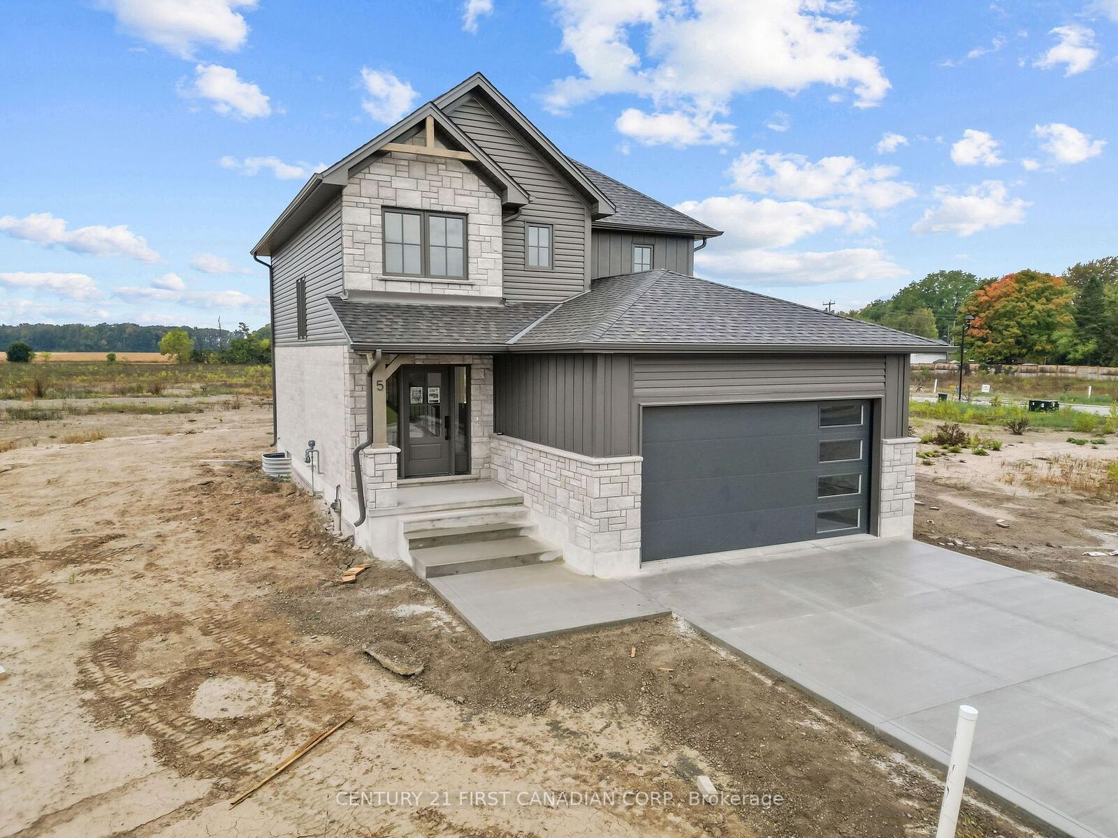 Property Photo:  5 Doerr Court  ON N0M 1A0 