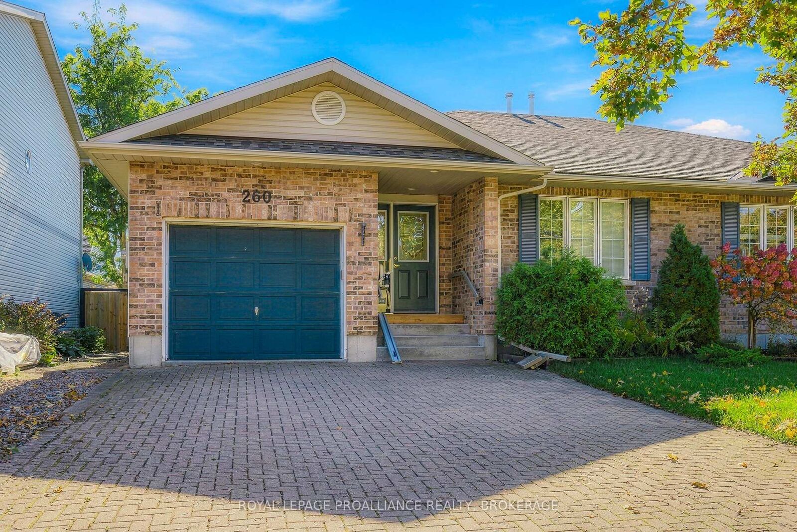 Property Photo:  260 Beley Street  ON K6V 7M8 