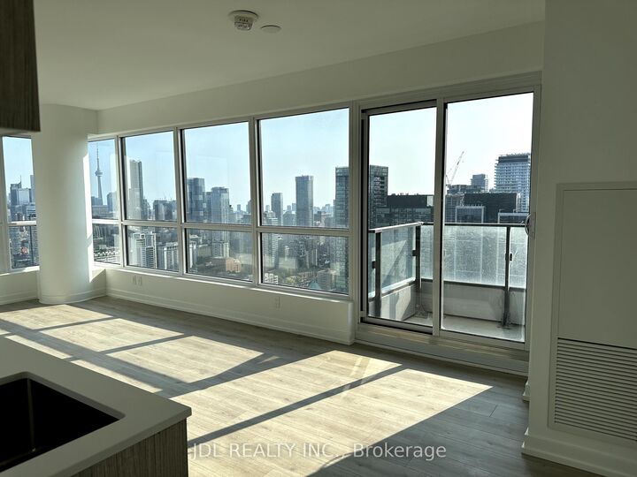 Property Photo: 395 Bloor Street E 4402 ON M4W 0B4