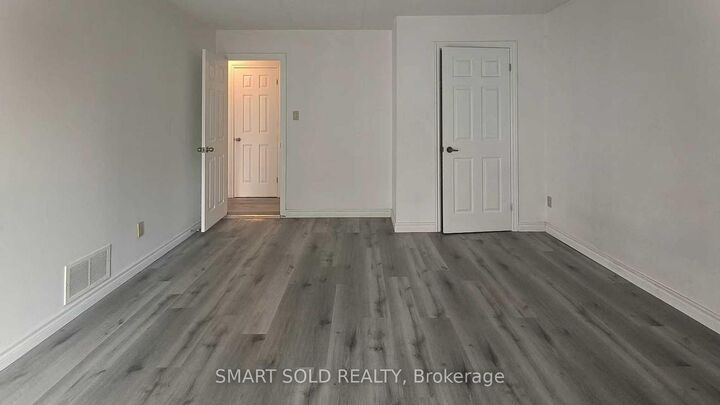 Property Photo:  41 Hickorynut Drive #Ground Unit  ON M2J 4W6 