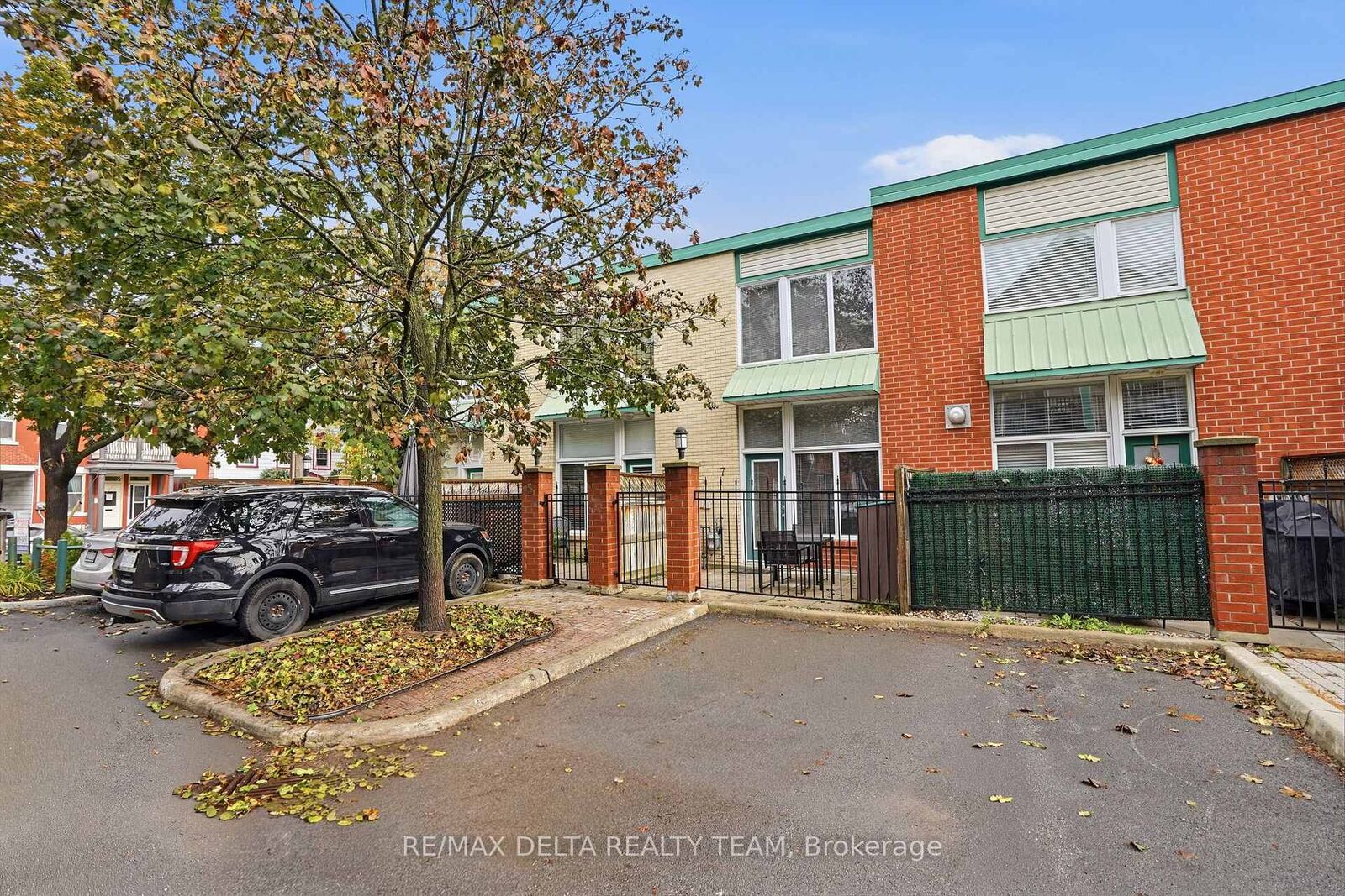 Property Photo: 170 Cathcart Street 7 ON K1N 5B9