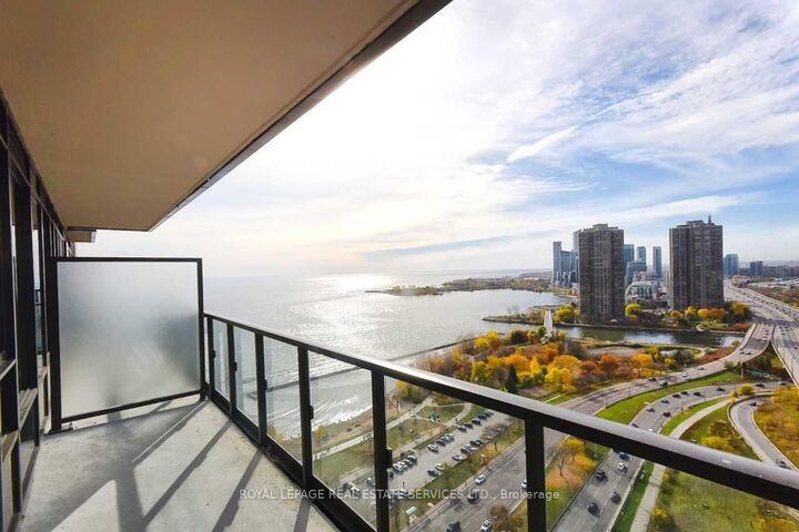 Property Photo:  1928 Lake Shore Boulevard W 3511  ON M6S 1A1 